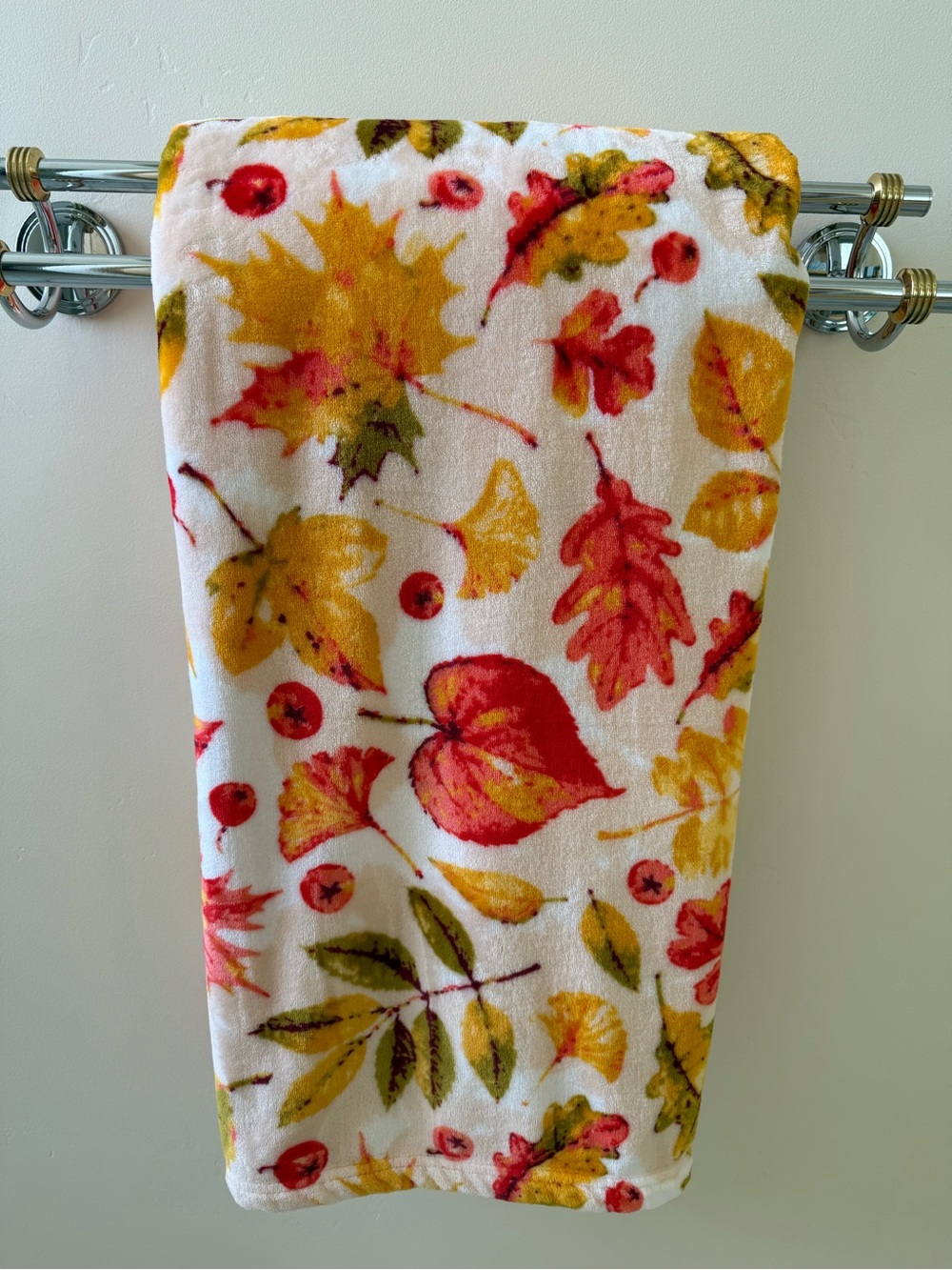 Hay & Harvest Oversized Printed Harvest Leaves Throw - 60x80
